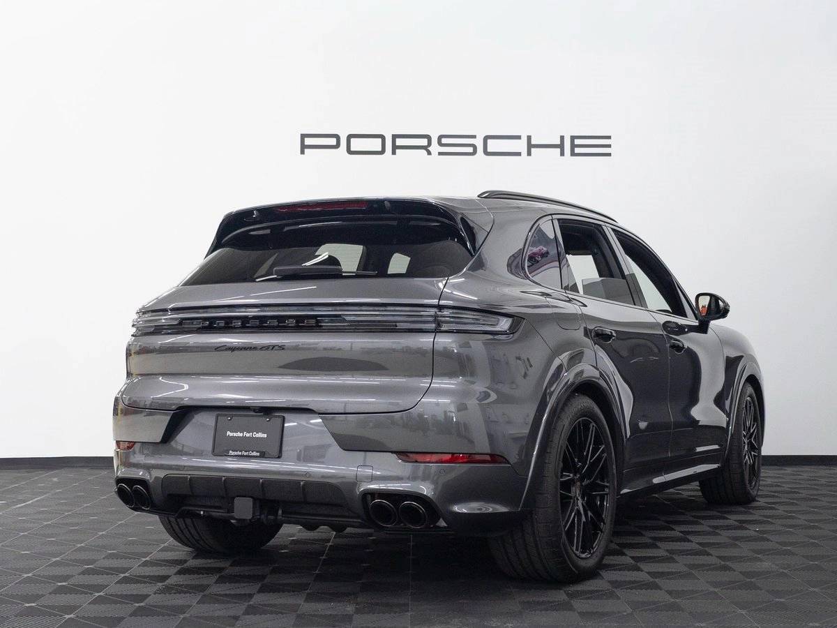 2025 Porsche Cayenne GTS