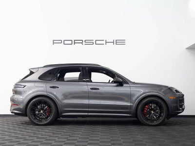 2025 Porsche Cayenne GTS
