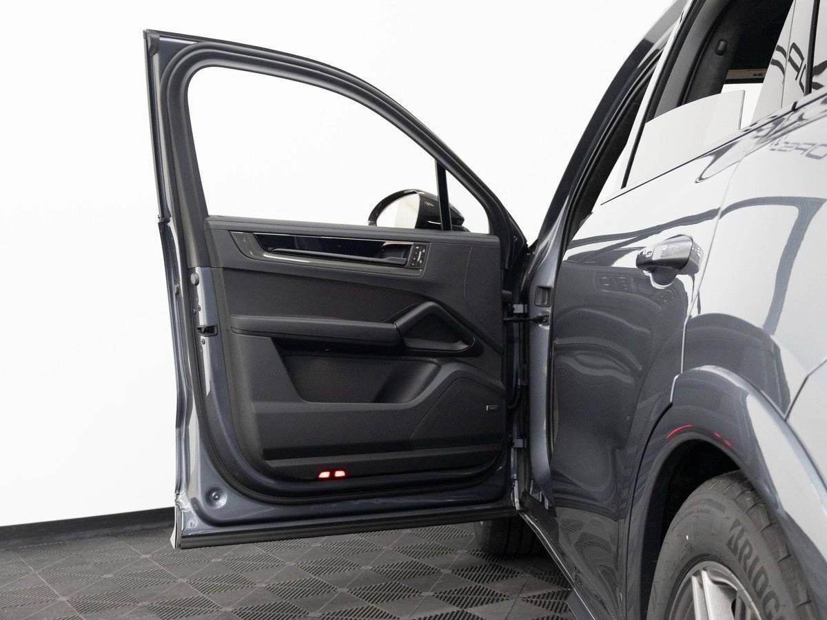 2026 Porsche Cayenne GTS