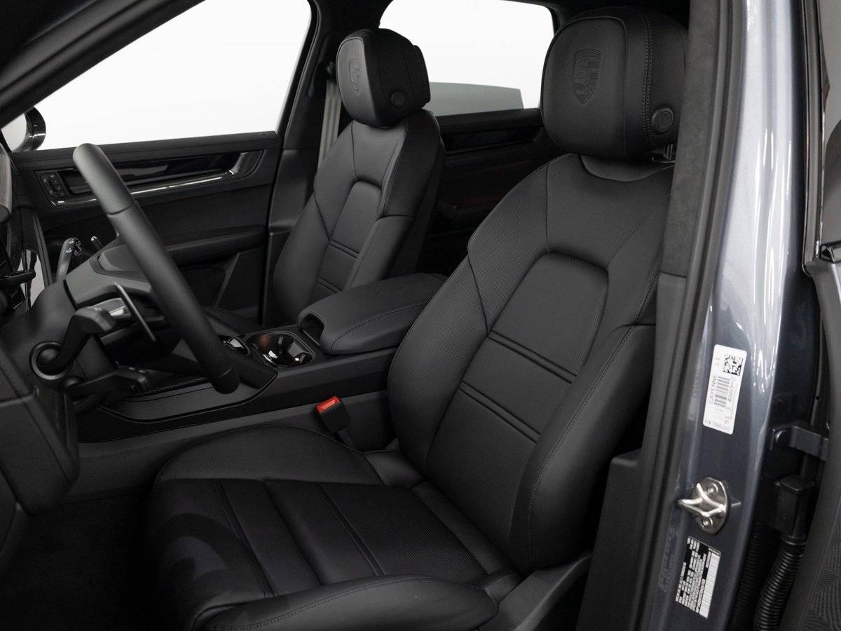 2026 Porsche Cayenne GTS