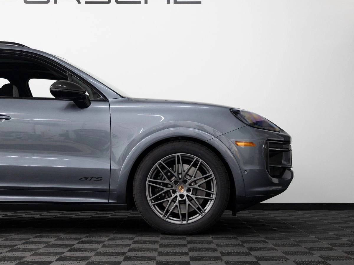 2026 Porsche Cayenne GTS