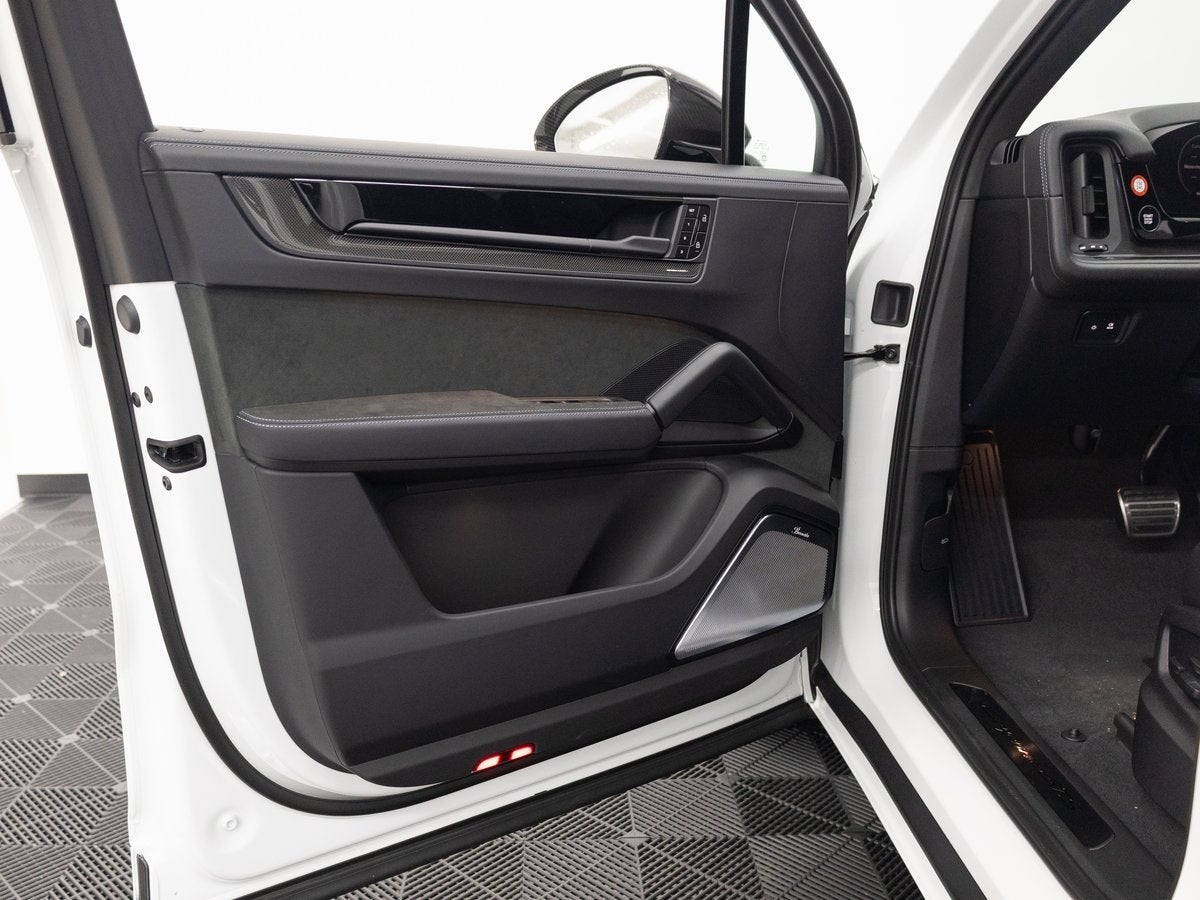 2026 Porsche Cayenne GTS