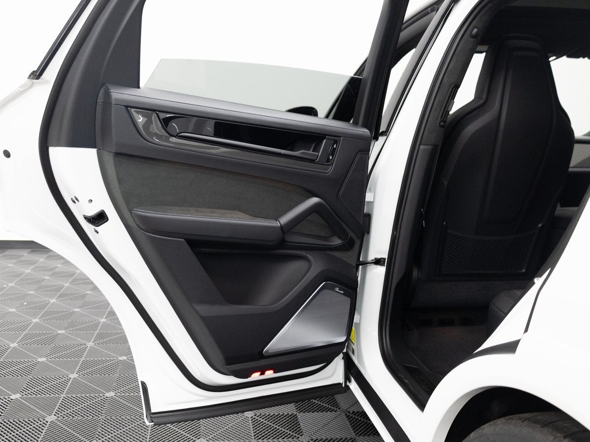 2026 Porsche Cayenne GTS