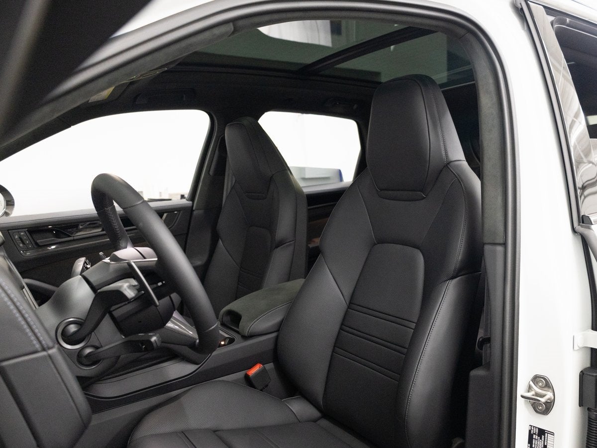 2026 Porsche Cayenne GTS