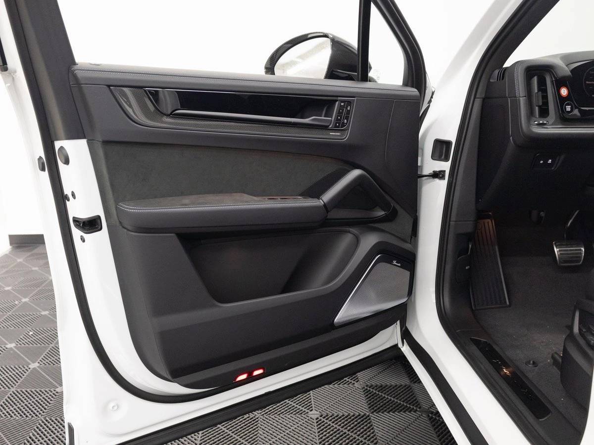 2026 Porsche Cayenne GTS