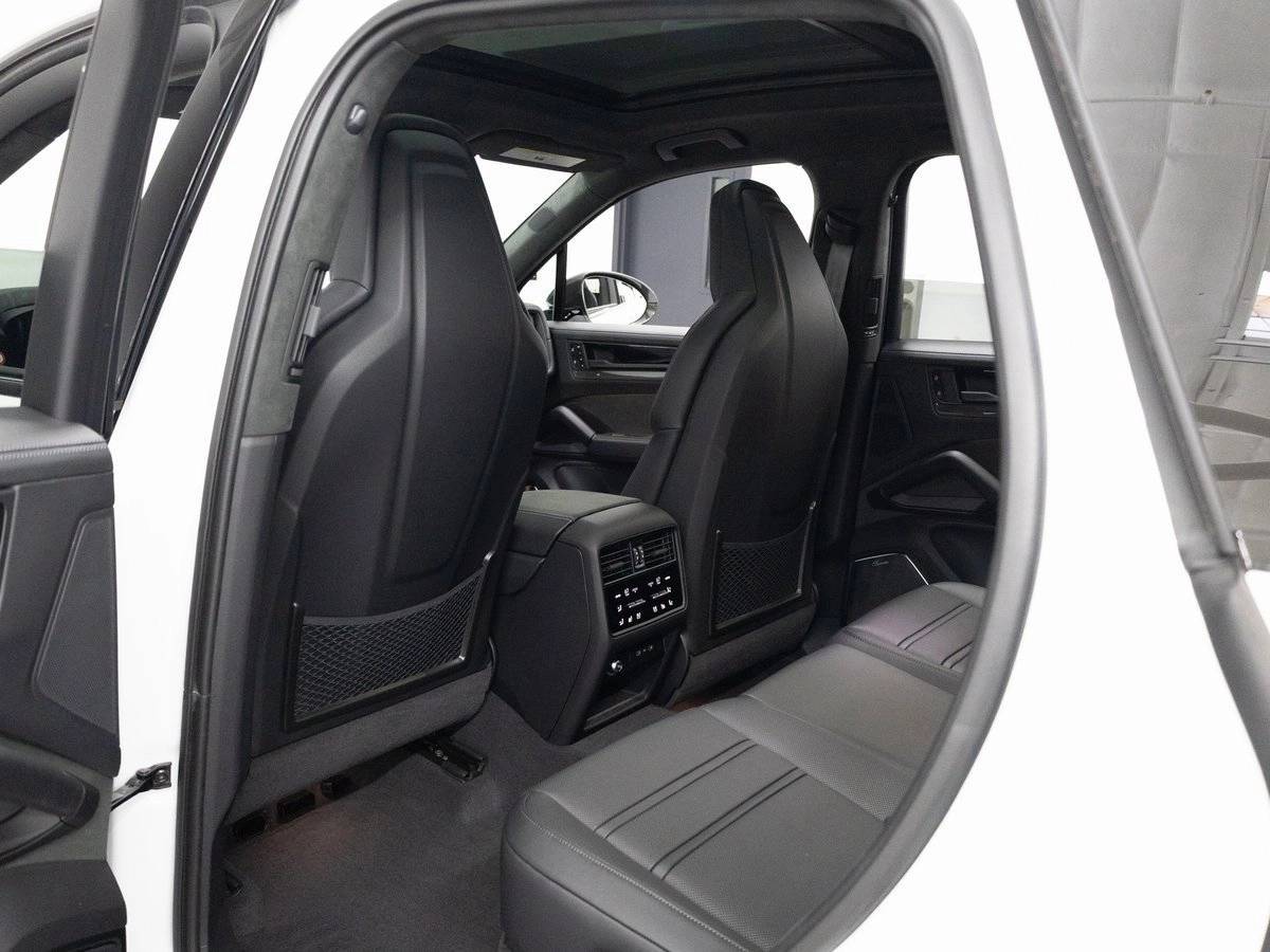 2026 Porsche Cayenne GTS