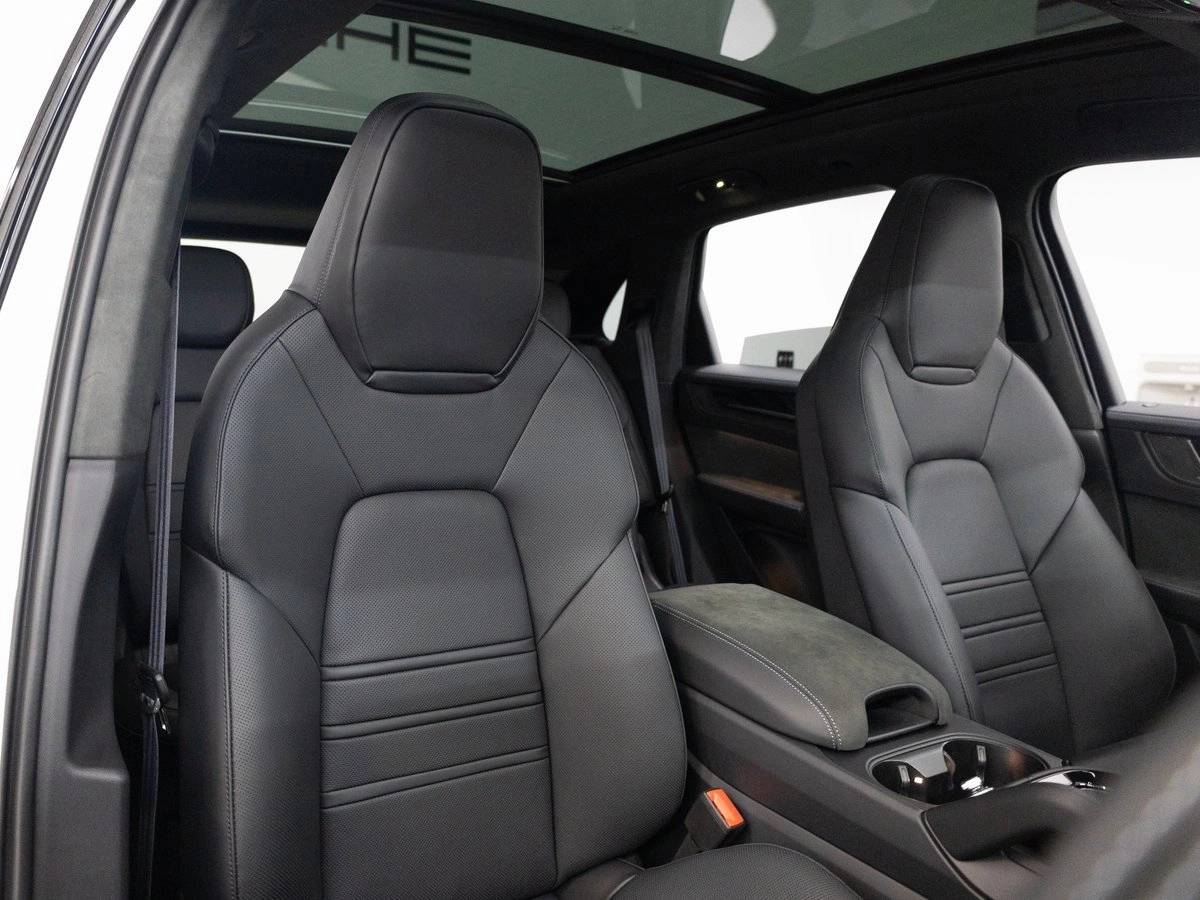 2026 Porsche Cayenne GTS