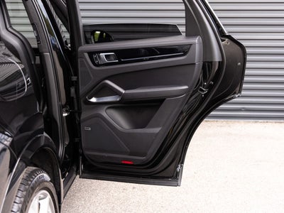 2023 Porsche Cayenne Cayenne Turbo S E-Hybrid
