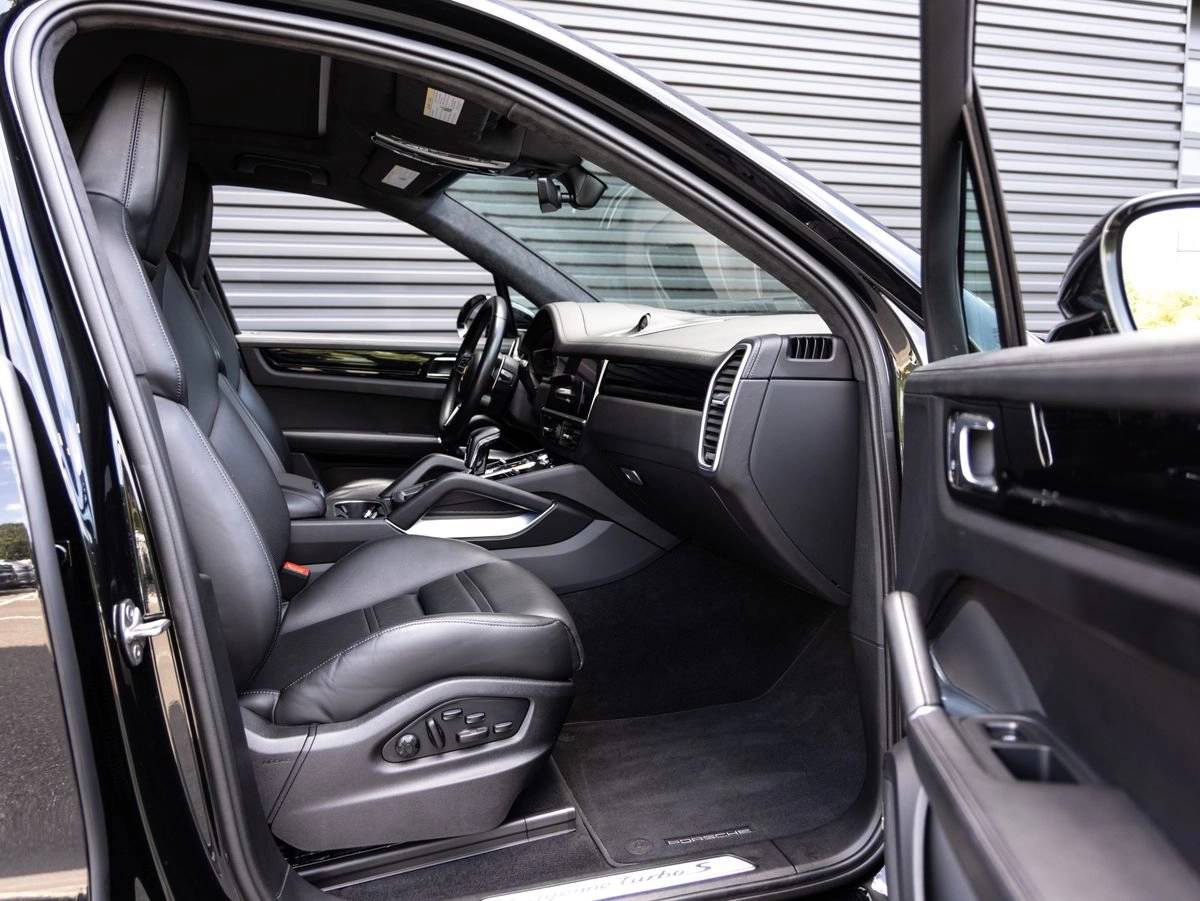 2023 Porsche Cayenne Cayenne Turbo S E-Hybrid