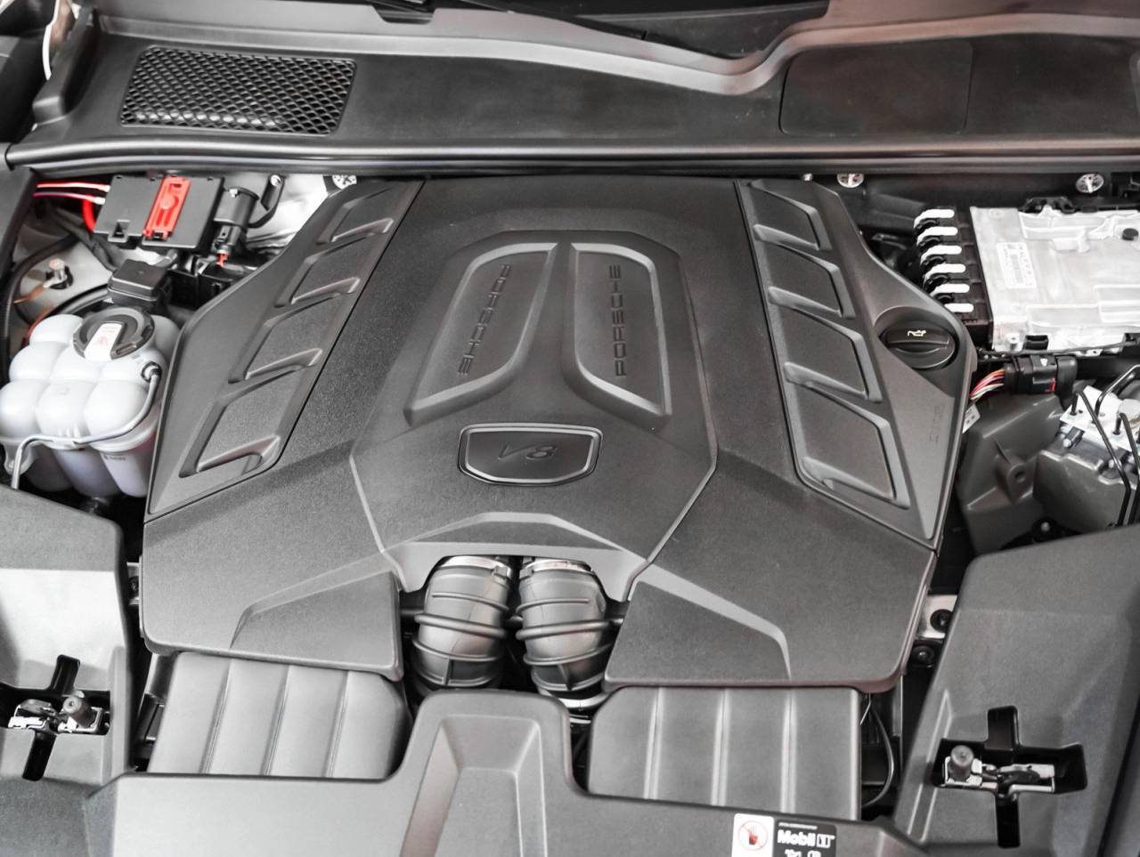 2025 Porsche Cayenne S