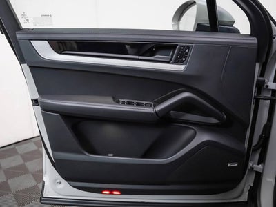 2025 Porsche Cayenne S