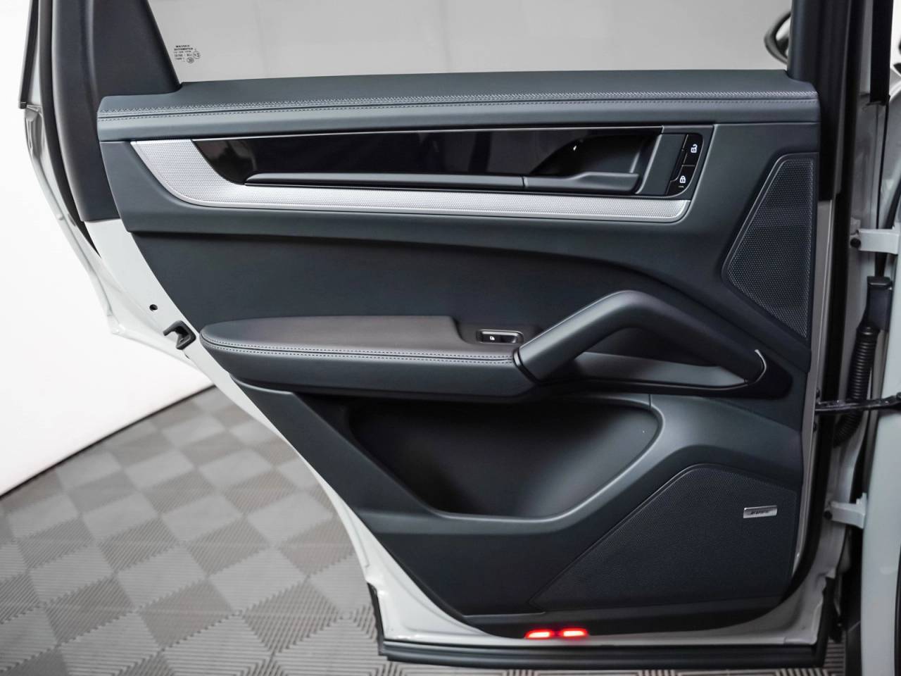 2025 Porsche Cayenne S