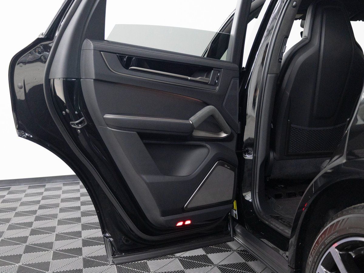 2025 Porsche Cayenne Turbo