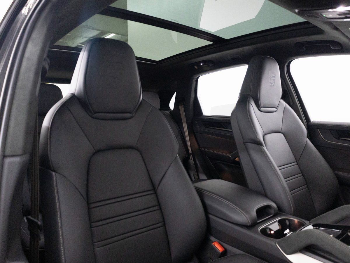 2025 Porsche Cayenne Turbo