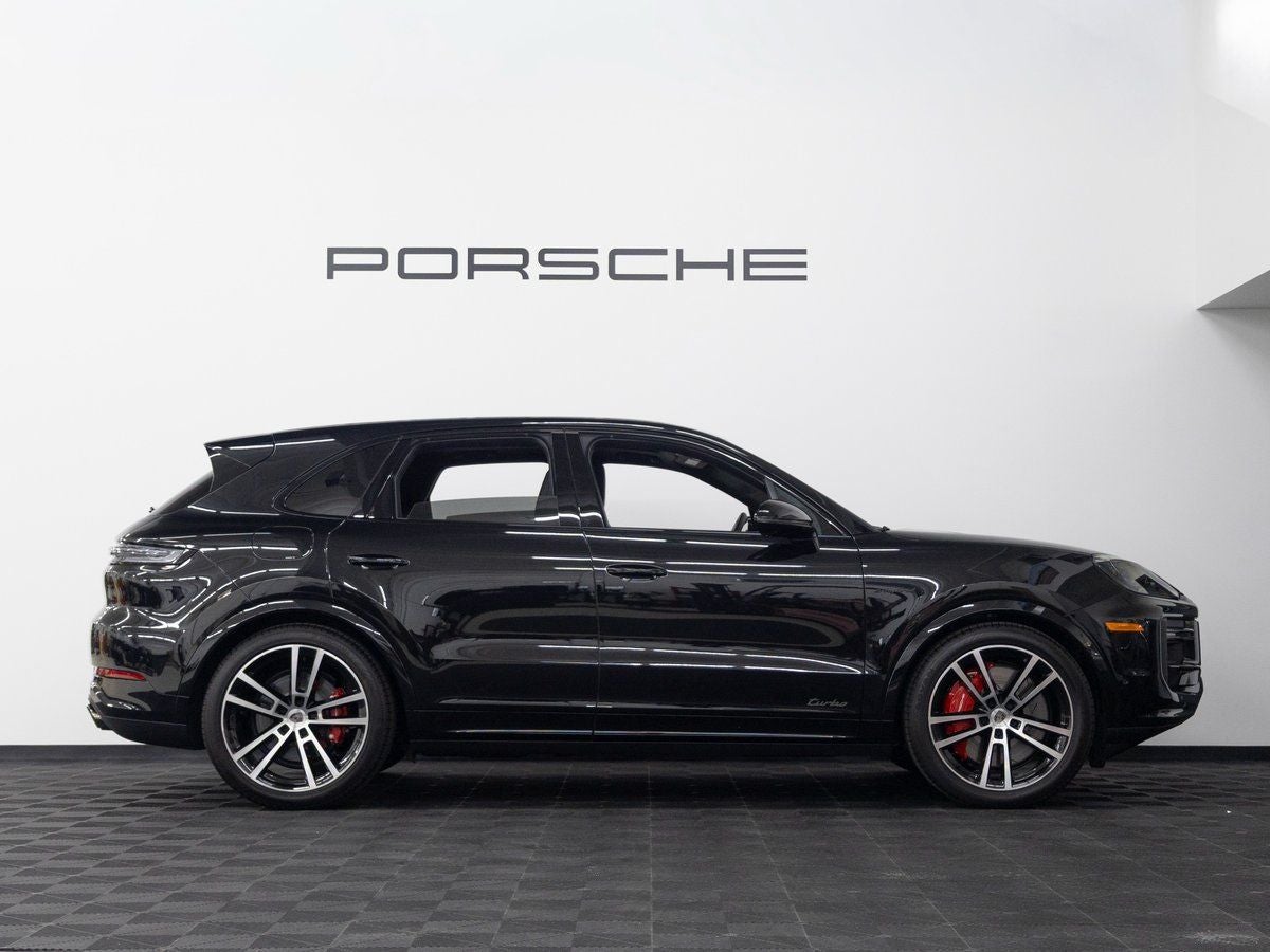 2025 Porsche Cayenne Turbo