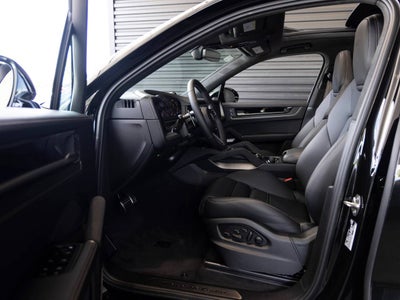 2025 Porsche Cayenne Turbo