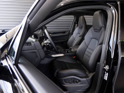 2025 Porsche Cayenne Turbo