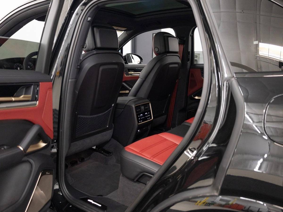 2025 Porsche Cayenne S E-Hybrid