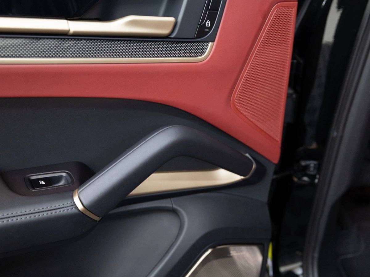 2025 Porsche Cayenne S E-Hybrid