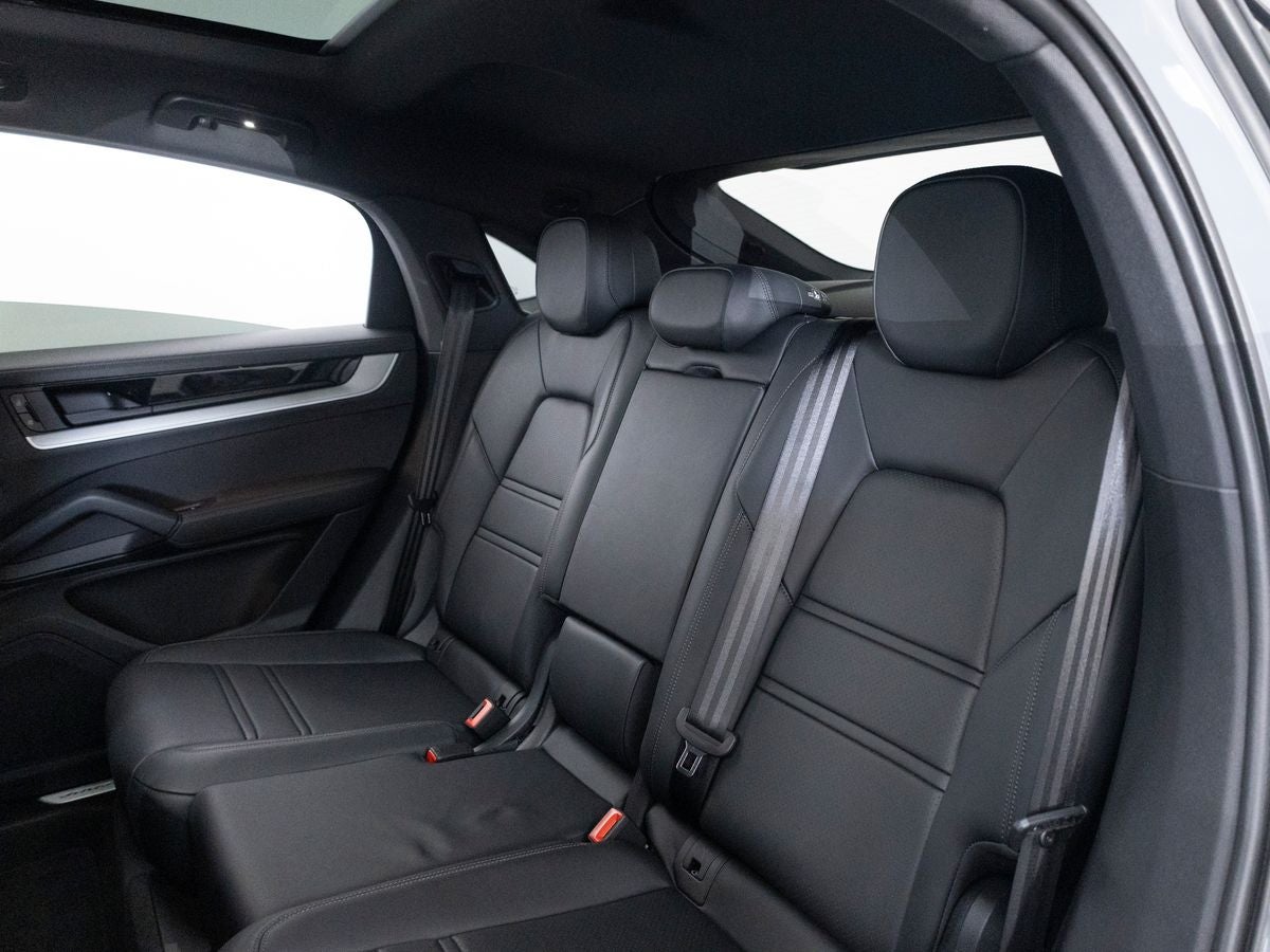 2025 Porsche Cayenne Coupe