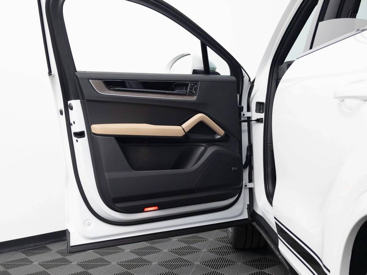 2026 Porsche Cayenne Base