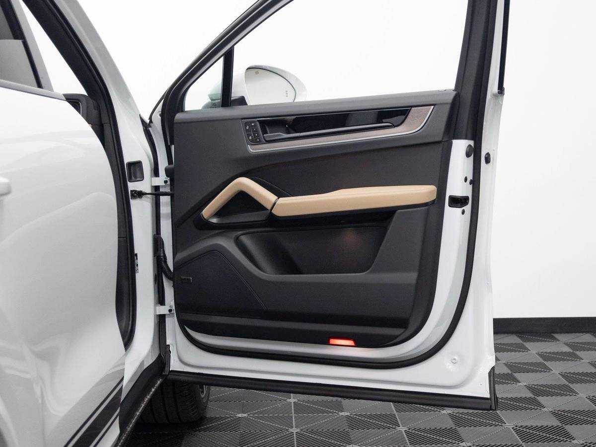 2026 Porsche Cayenne Base