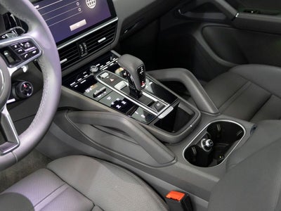 2023 Porsche Cayenne Base