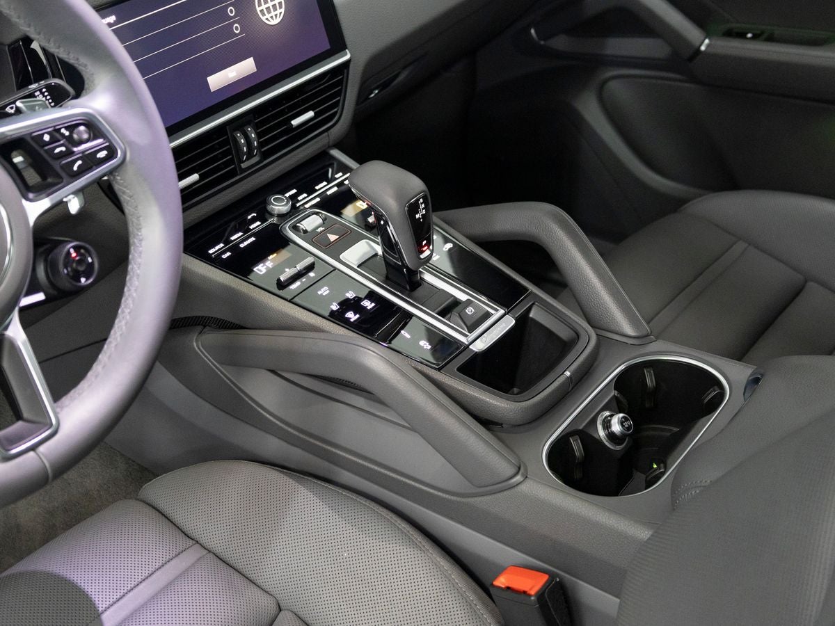 2023 Porsche Cayenne Base