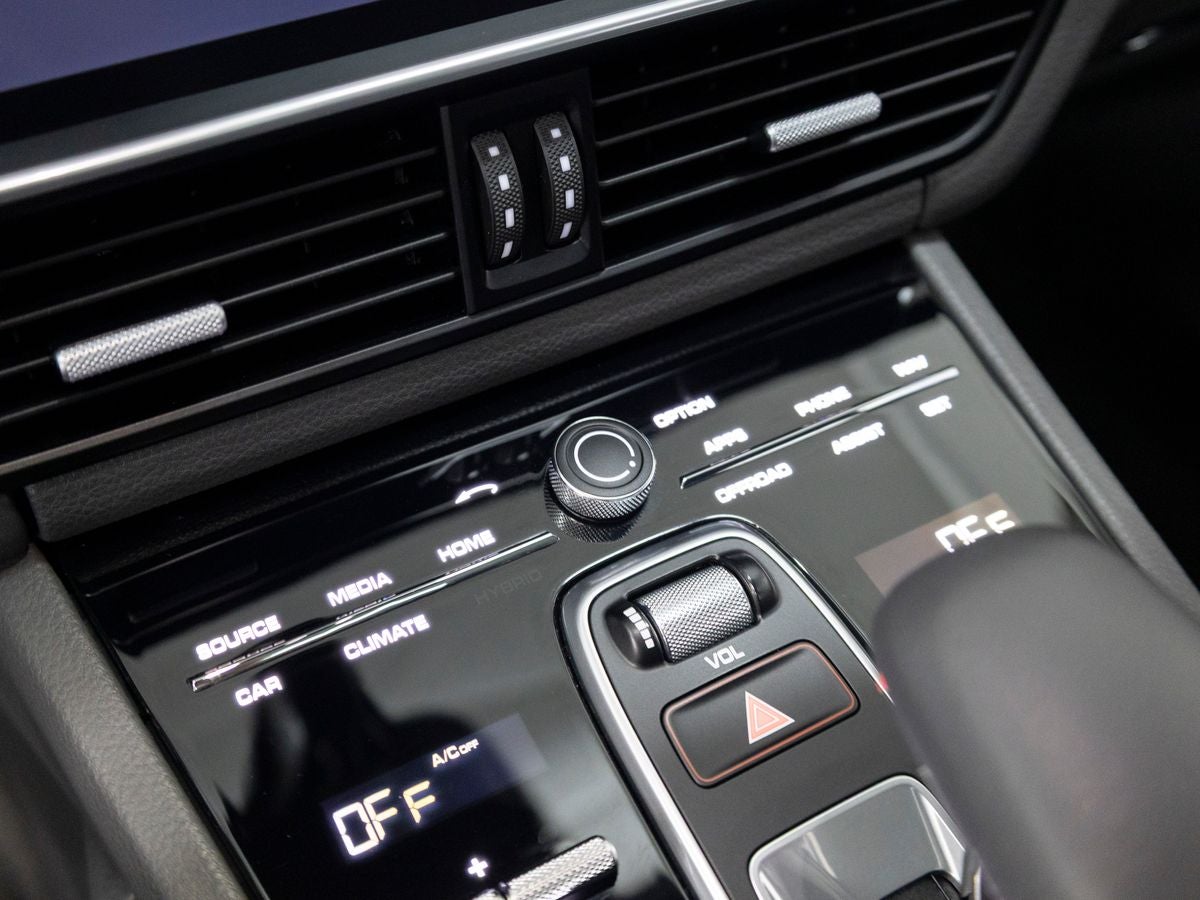 2023 Porsche Cayenne Base