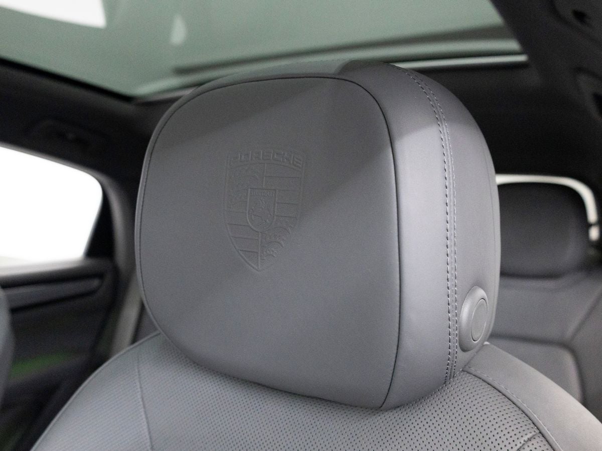 2023 Porsche Cayenne Base