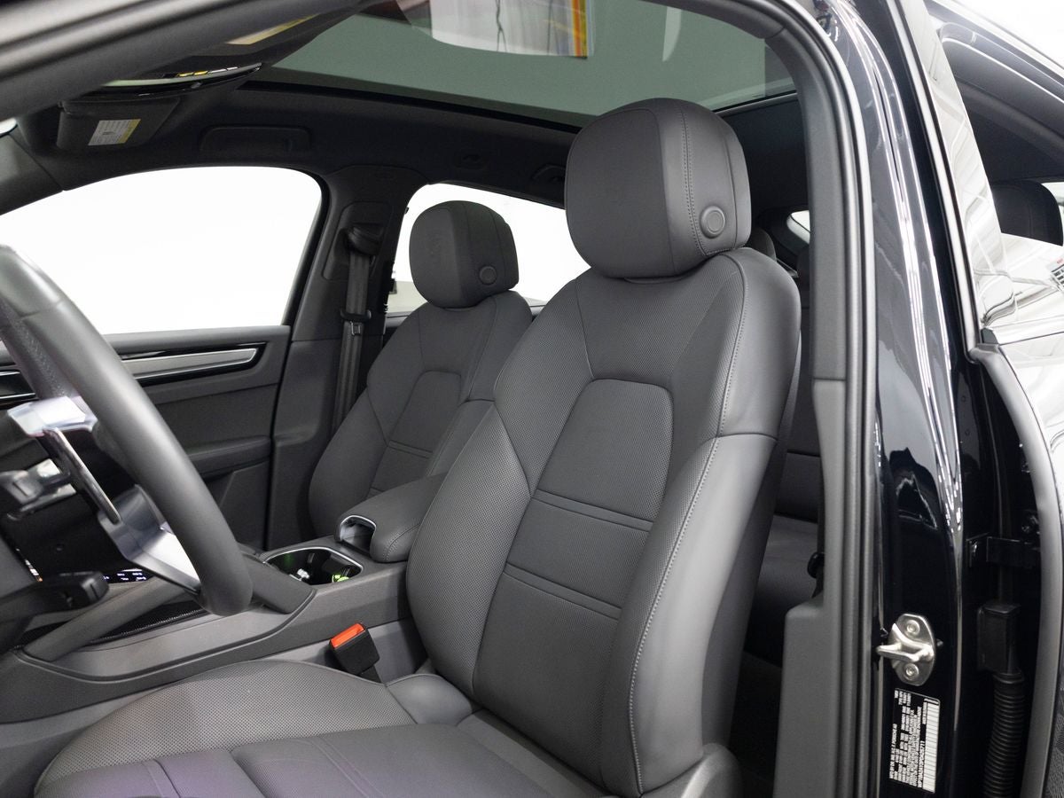 2023 Porsche Cayenne Base