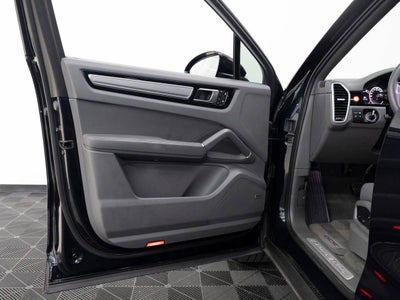 2023 Porsche Cayenne Base