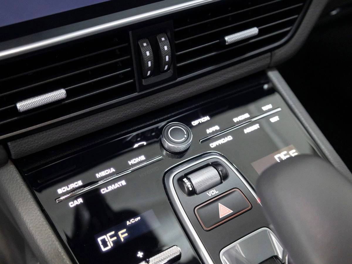 2023 Porsche Cayenne Base