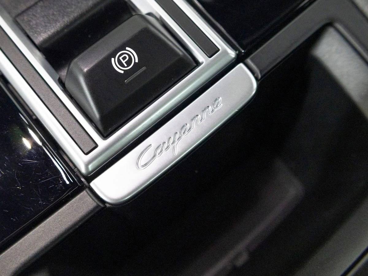 2023 Porsche Cayenne Base