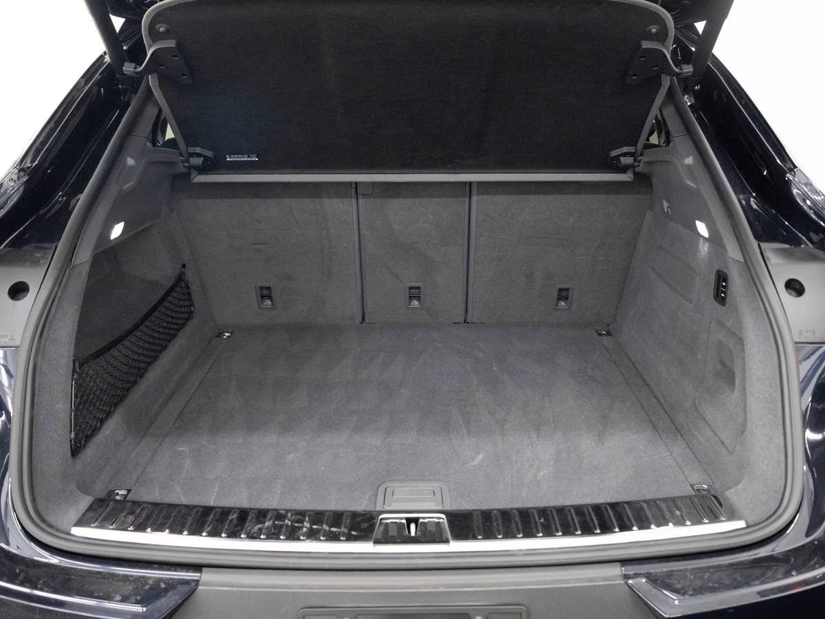 2023 Porsche Cayenne Base