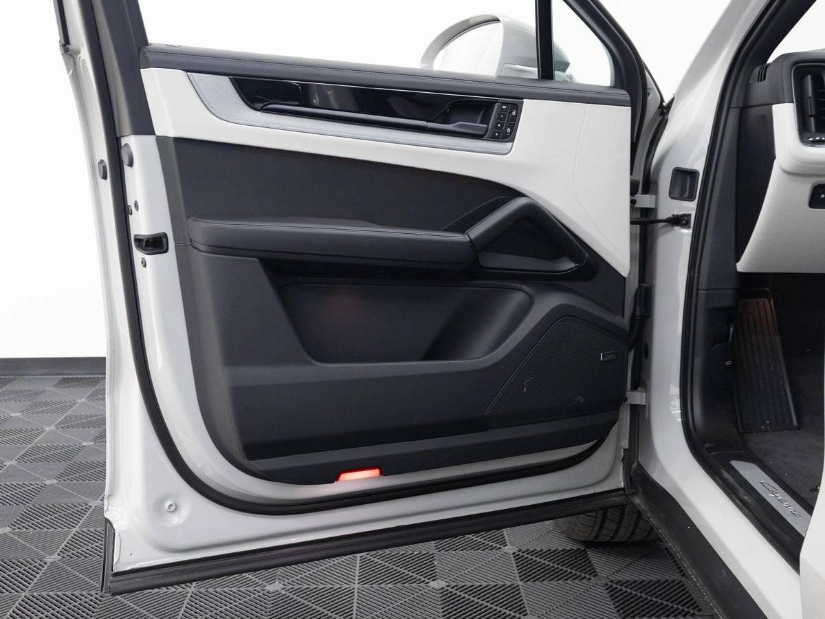 2026 Porsche Cayenne Base