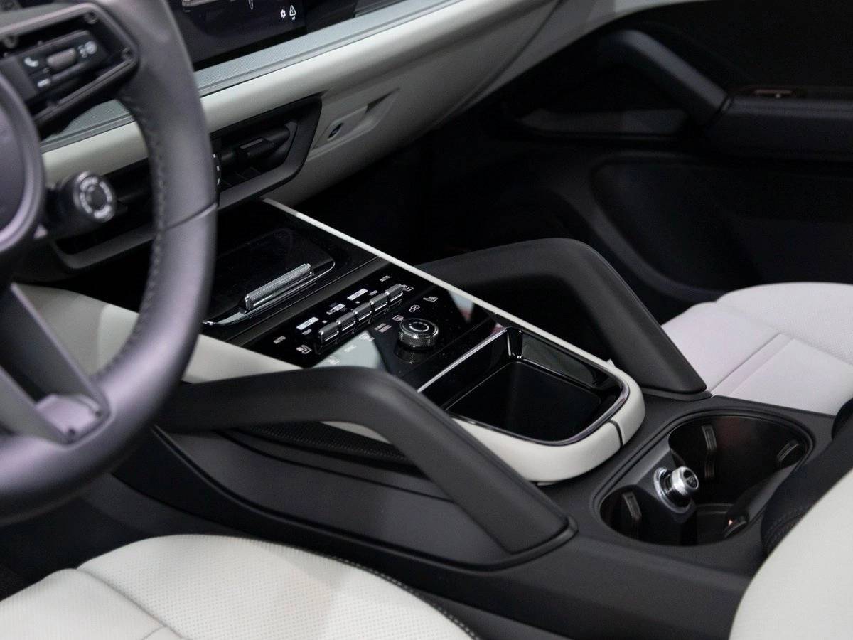 2026 Porsche Cayenne Base