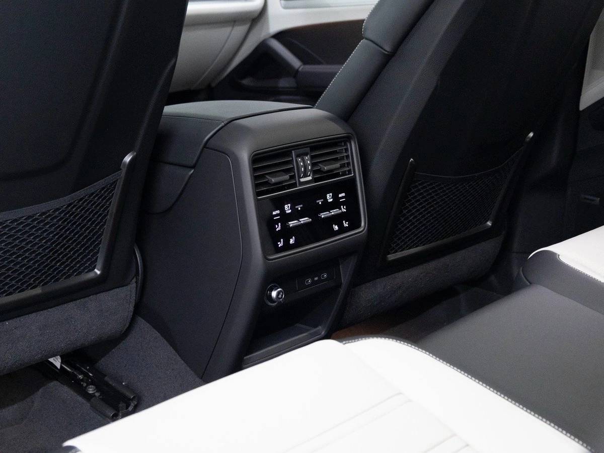 2026 Porsche Cayenne Base