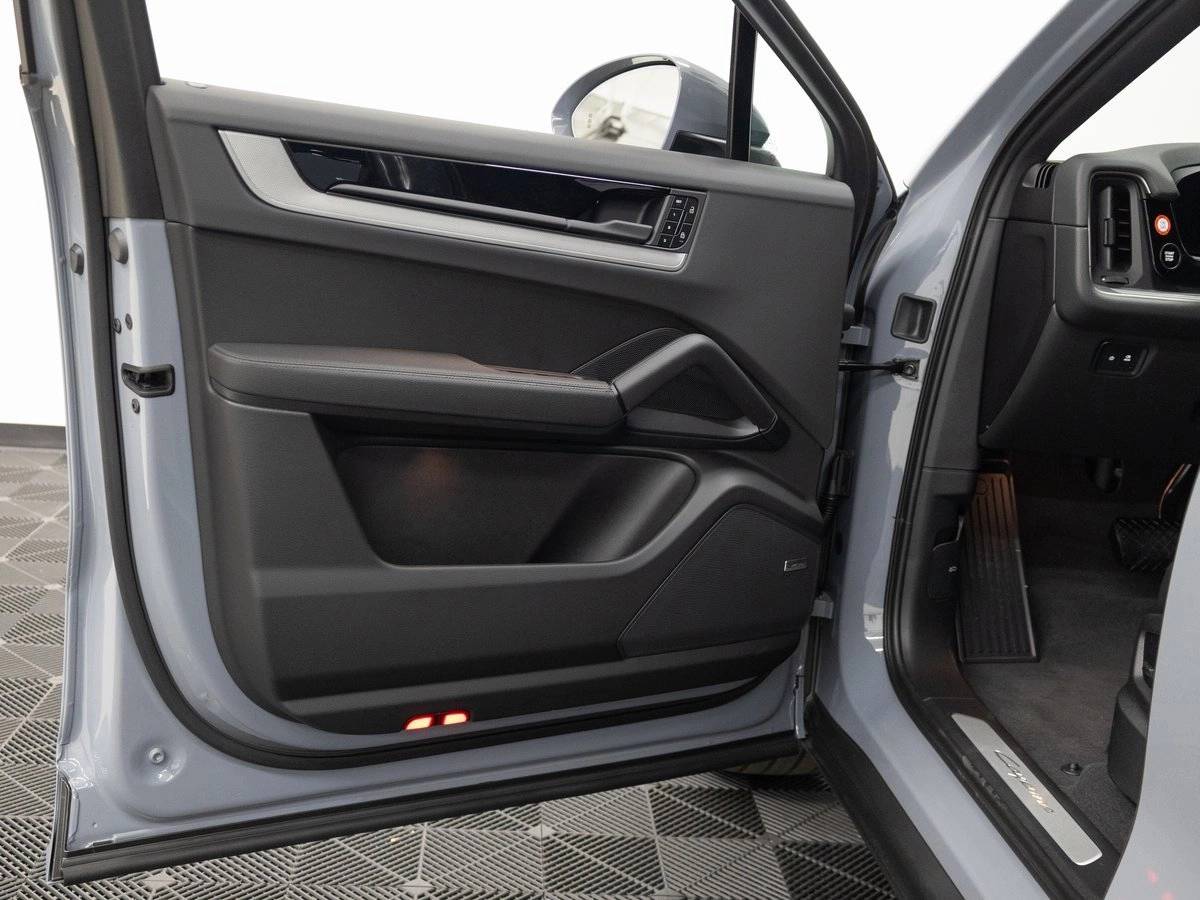 2026 Porsche Cayenne Base