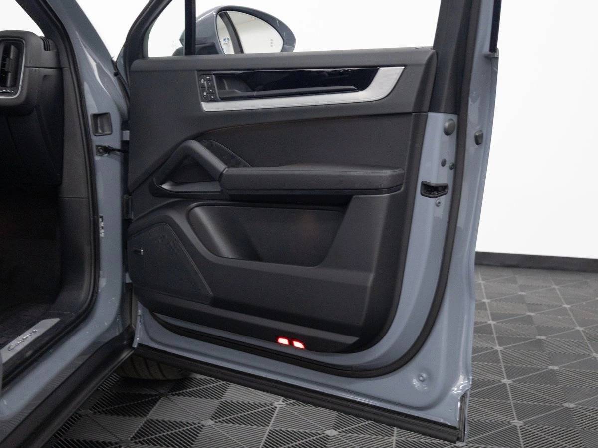 2026 Porsche Cayenne Base