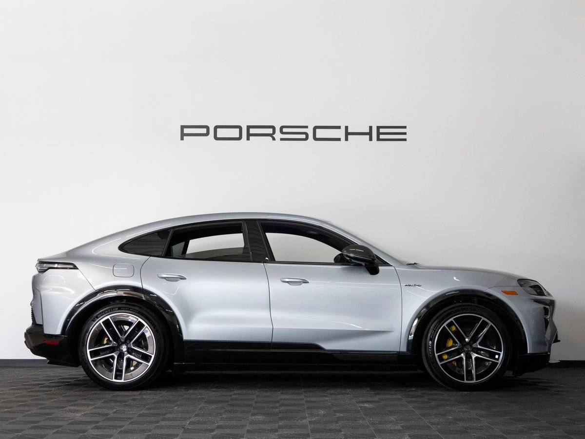 2026 Porsche Cayenne Cayenne Turbo Coupe Electric
