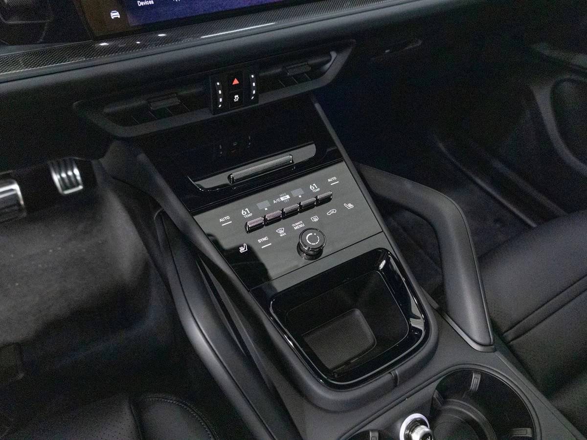 2026 Porsche Cayenne Cayenne GTS Coupe