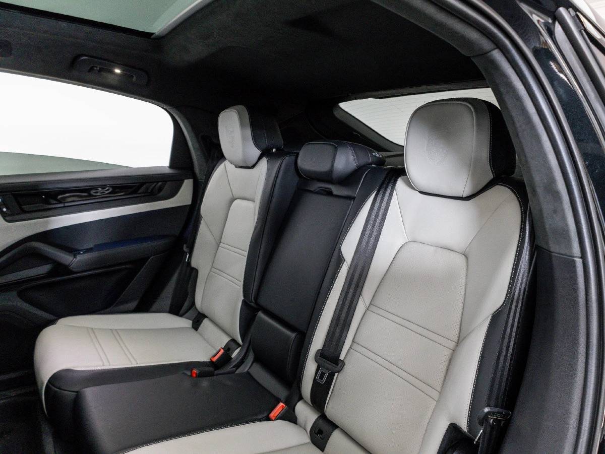 2026 Porsche Cayenne Cayenne GTS Coupe