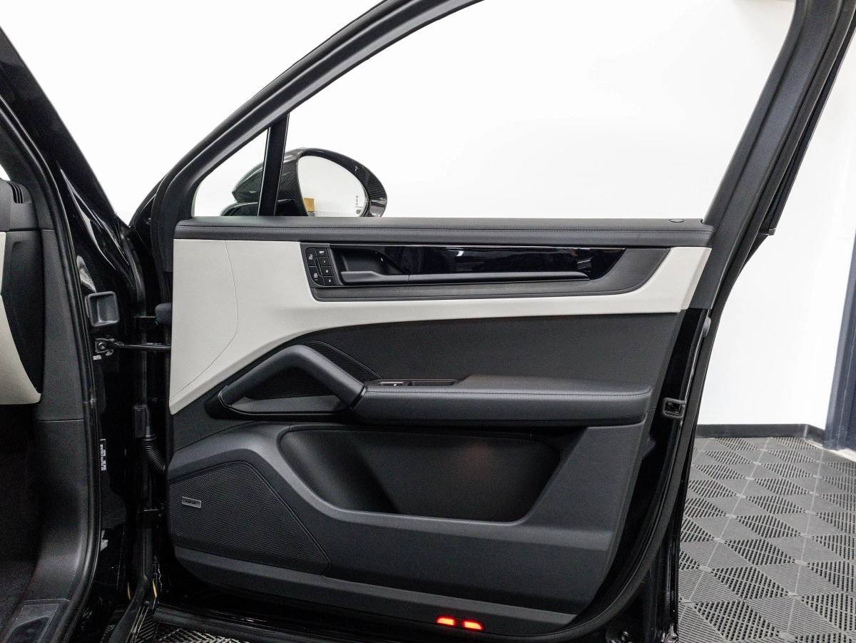 2026 Porsche Cayenne Cayenne GTS Coupe