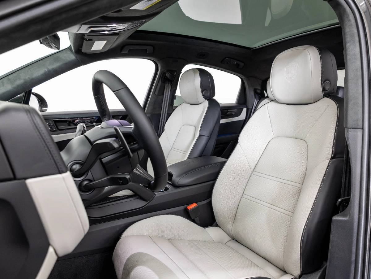 2026 Porsche Cayenne Cayenne GTS Coupe