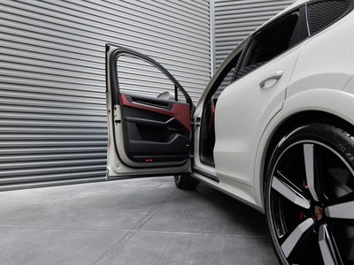 2026 Porsche Cayenne GTS