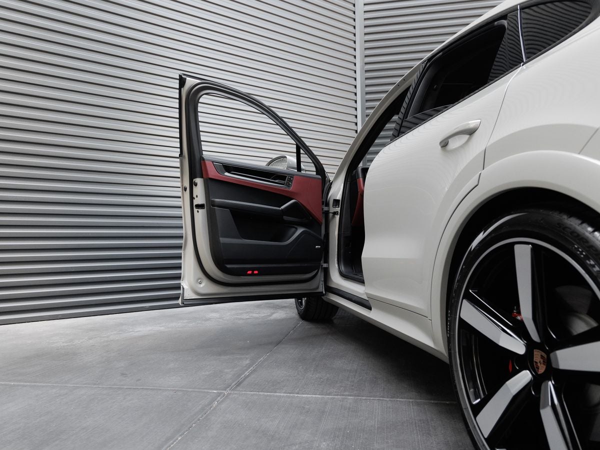 2026 Porsche Cayenne GTS