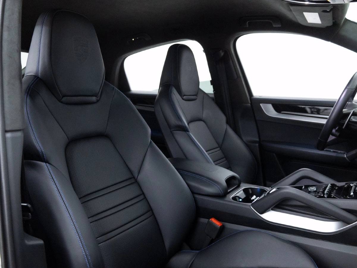 2024 Porsche Cayenne Cayenne Turbo GT