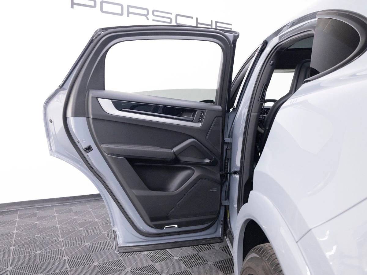 2026 Porsche Cayenne Cayenne S Coupe