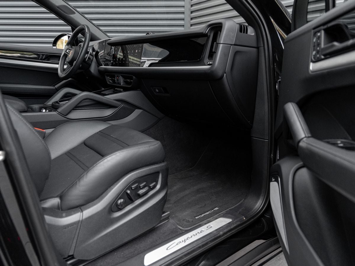 2025 Porsche Cayenne S